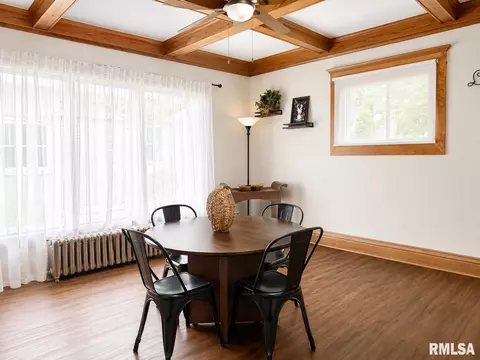 Dining - 1615 S 5th St, Springfield, IL 62703 photo 2 of 3