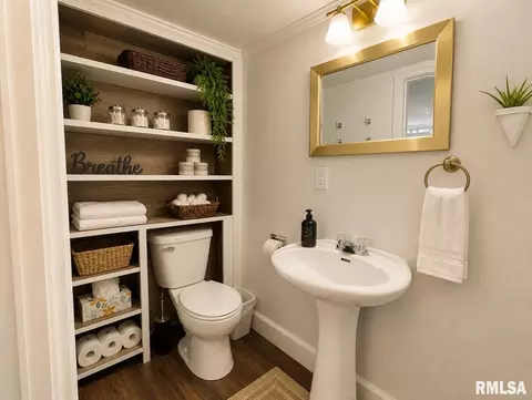 Bath - 1615 S 5th St, Springfield, IL 62703 photo 3 of 4