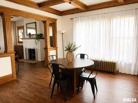 Dining - 1615 S 5th St, Springfield, IL 62703 photo 1 of 3