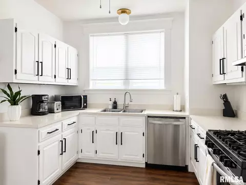 Kitchen - 1615 S 5th St, Springfield, IL 62703 photo 1 of 3