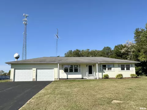701 Countryside Dr, Arenzville, IL 62611