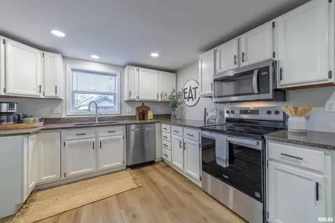 Kitchen - 309 N Main St, Payson, IL 62360 photo 4 of 5
