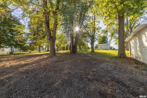 Exterior - 309 N Main St, Payson, IL 62360 photo 10 of 10