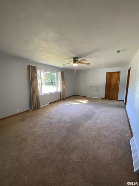 Living - 108 E Piper St, Bluffs, IL 62621 photo 1 of 2