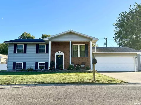 1115 Coronado West St, Jacksonville, IL 62650