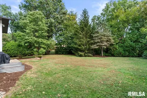 Exterior - 2312 Sylvan Rd, Springfield, IL 62704 photo 8 of 11