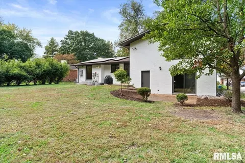 Exterior - 2312 Sylvan Rd, Springfield, IL 62704 photo 9 of 11