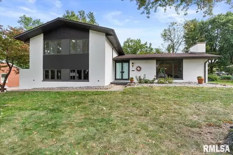 Exterior - 2312 Sylvan Rd, Springfield, IL 62704 photo 2 of 11