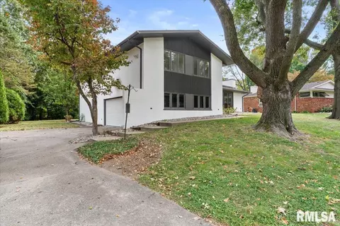 Exterior - 2312 Sylvan Rd, Springfield, IL 62704 photo 3 of 11