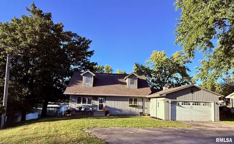 479 Juniper Dr, Petersburg, IL 62675