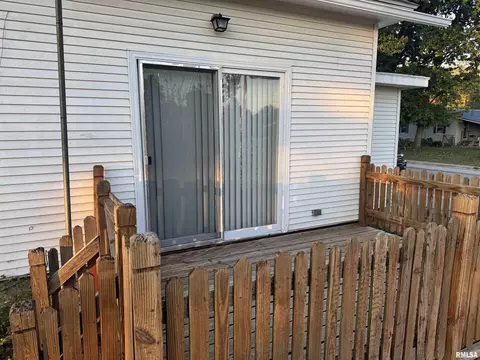Exterior - 305 S Oak St, Bath, IL 62617 photo 5 of 5