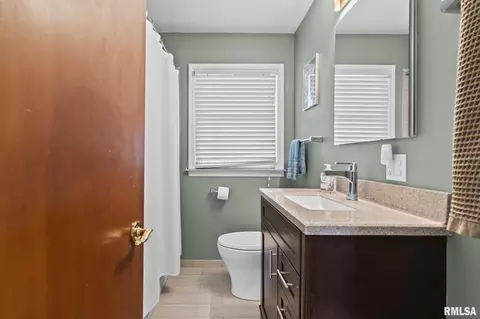 Bath - 2009 Greenbriar Rd, Springfield, IL 62704 photo 1 of 2