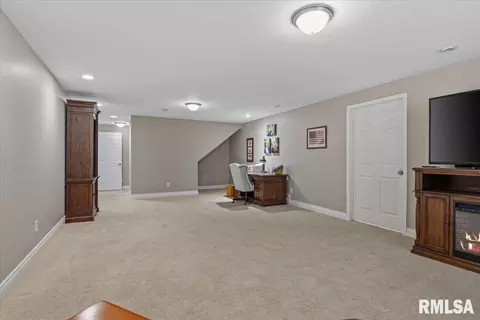 Entry Way - 4360 Creek Dr, Springfield, IL 62711 photo 4 of 5