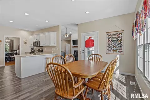 Dining - 4360 Creek Dr, Springfield, IL 62711 photo 5 of 5
