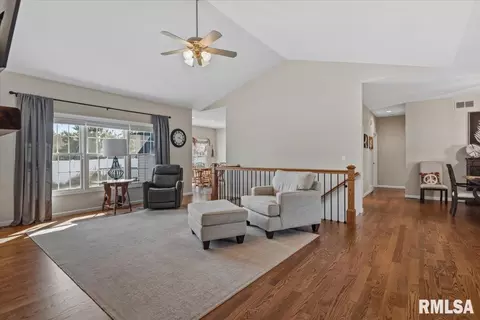 Entry Way - 4360 Creek Dr, Springfield, IL 62711 photo 3 of 5