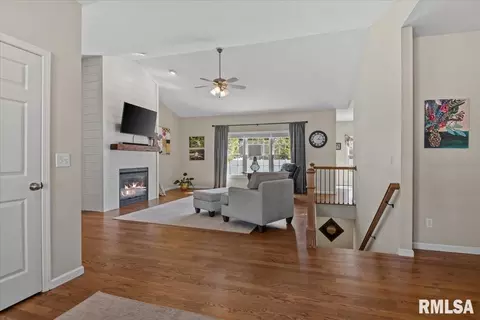 Entry Way - 4360 Creek Dr, Springfield, IL 62711 photo 1 of 5