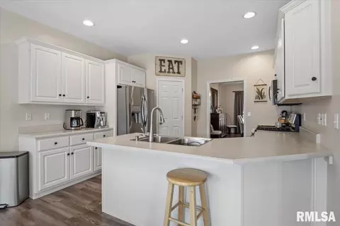 Kitchen - 4360 Creek Dr, Springfield, IL 62711 photo 1 of 3