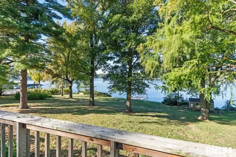Exterior - 41 Fairview Ln, Springfield, IL 62711 photo 7 of 13