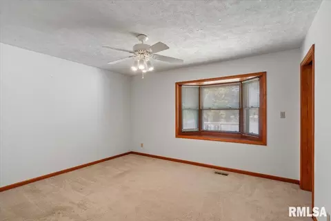 Bedroom - 41 Fairview Ln, Springfield, IL 62711 photo 6 of 8