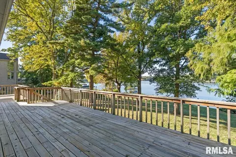 Exterior - 41 Fairview Ln, Springfield, IL 62711 photo 6 of 13