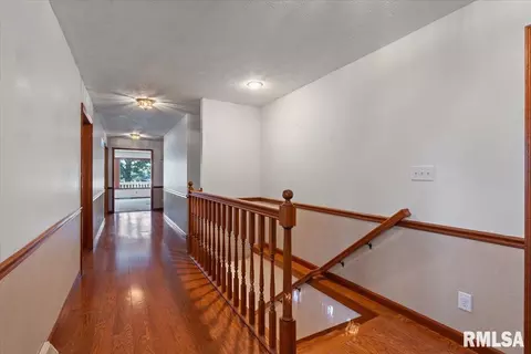 Entry Way - 41 Fairview Ln, Springfield, IL 62711 photo 1 of 3