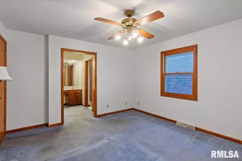 Bedroom - 41 Fairview Ln, Springfield, IL 62711 photo 3 of 8
