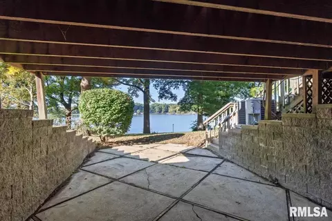 Exterior - 41 Fairview Ln, Springfield, IL 62711 photo 11 of 13
