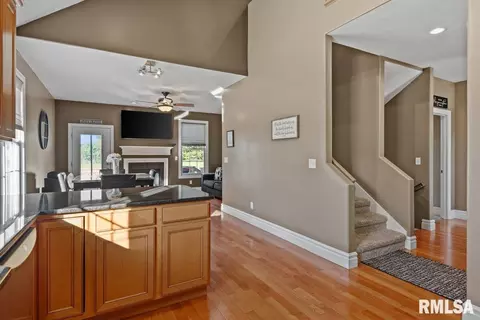 Entry Way - 475 Elle Ct, Springfield, IL 62711 photo 1 of 6