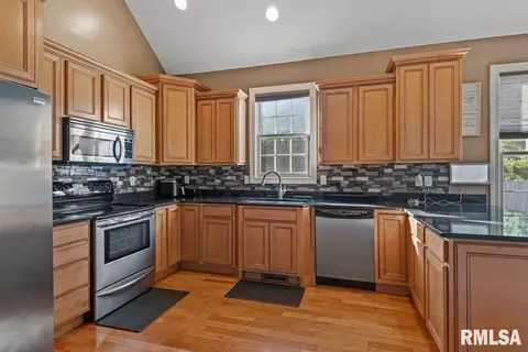 Kitchen - 475 Elle Ct, Springfield, IL 62711 photo 1 of 2