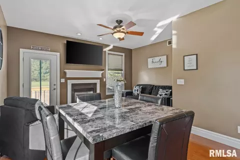 Dining - 475 Elle Ct, Springfield, IL 62711 photo 1 of 1