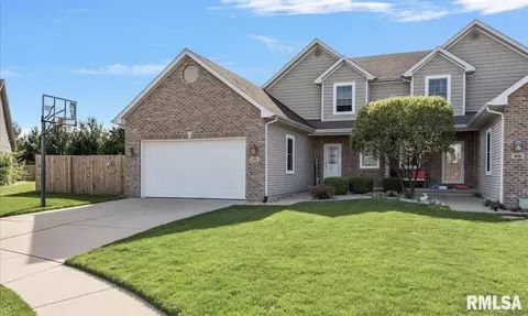 Exterior - 475 Elle Ct, Springfield, IL 62711 photo 2 of 6