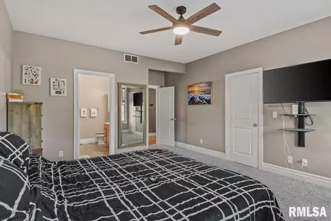 Bedroom - 475 Elle Ct, Springfield, IL 62711 photo 3 of 10