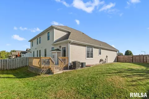 Exterior - 475 Elle Ct, Springfield, IL 62711 photo 3 of 6