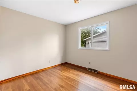 Bedroom - 2600 Selkirk Rd, Springfield, IL 62702 photo 1 of 8