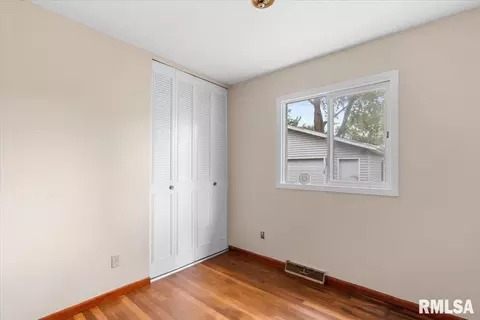 Bedroom - 2600 Selkirk Rd, Springfield, IL 62702 photo 5 of 8