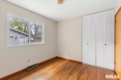 Bedroom - 2600 Selkirk Rd, Springfield, IL 62702 photo 3 of 8