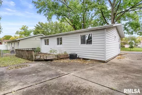 Exterior - 2600 Selkirk Rd, Springfield, IL 62702 photo 6 of 6