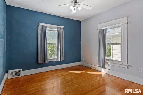 Bedroom - 1804 Lowell Ave, Springfield, IL 62704 photo 3 of 6