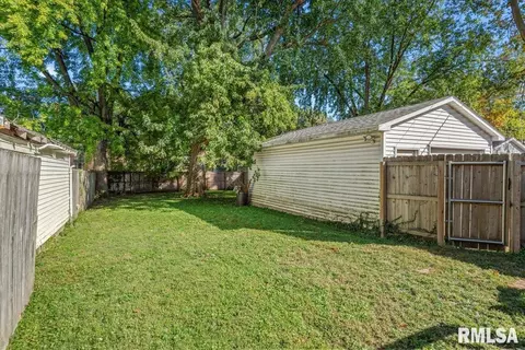 Exterior - 1804 Lowell Ave, Springfield, IL 62704 photo 4 of 7