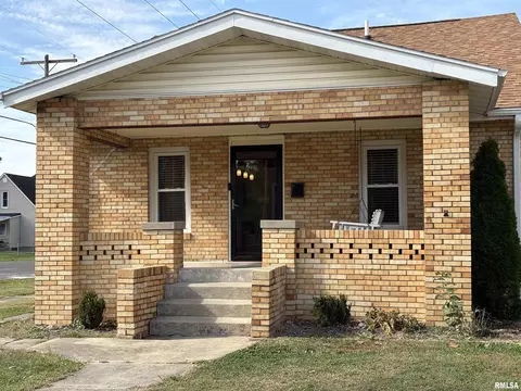 1157 S East St, Jacksonville, IL 62650