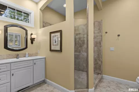 Bath - 5408 Reserve Blvd, Springfield, IL 62711 photo 1 of 7
