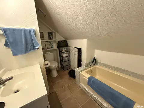 Bath - 419 N Johnson St, Macomb, IL 61455 photo 1 of 2