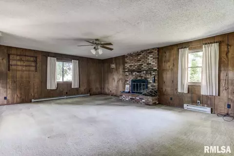 635 S Koke Mill Rd, Springfield, IL 62711 photo 2