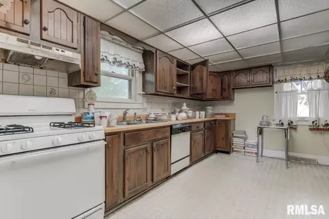 635 S Koke Mill Rd, Springfield, IL 62711 photo 6