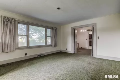 635 S Koke Mill Rd, Springfield, IL 62711 photo 8