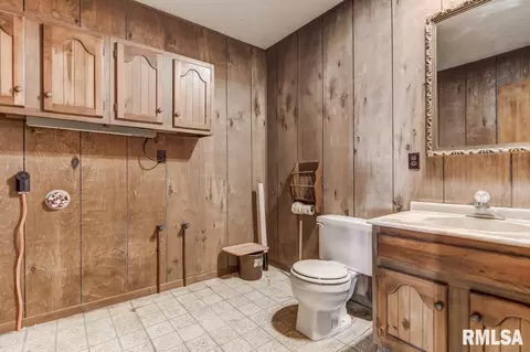 635 S Koke Mill Rd, Springfield, IL 62711 photo 4