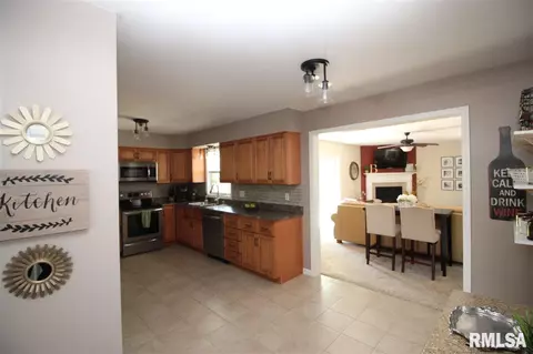 37 Longbow Ln, Springfield, IL 62704 photo 9
