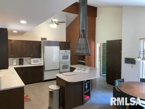 10 Timber Hills Dr, Springfield, IL 62704 photo 6