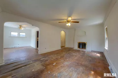 521 Broad Pl, Springfield, IL 62703 photo 4