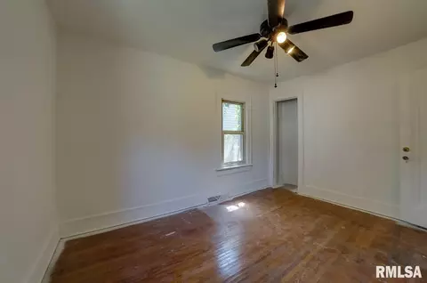 521 Broad Pl, Springfield, IL 62703 photo 8